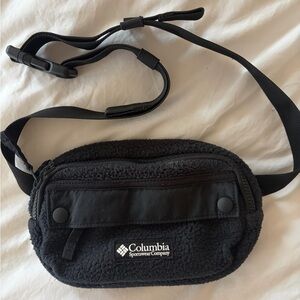 Columbia Fleece Belt Bag | Black Sherpa Crossbody / Fanny Pack | EUC
